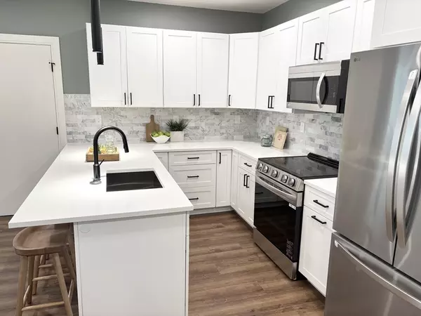 Walpole, MA 02081,1391 Main Street #208