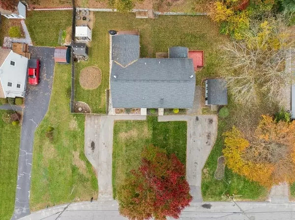 Taunton, MA 02718,50 Azalea Dr #50