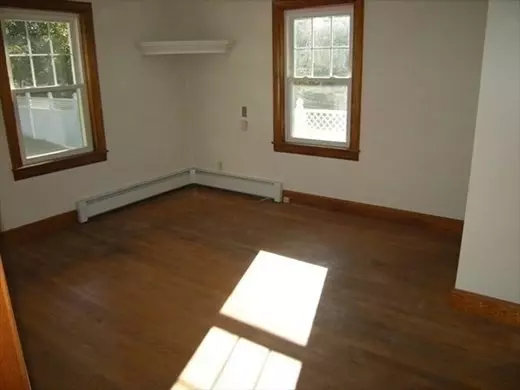 Templeton, MA 01468,13 Pine St