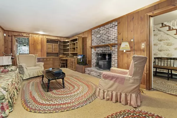 Lynnfield, MA 01940,33 Wing Road