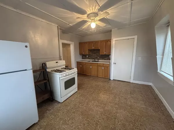 Plymouth, MA 02360,127 Court Street #3