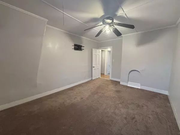 Plymouth, MA 02360,127 Court Street #3