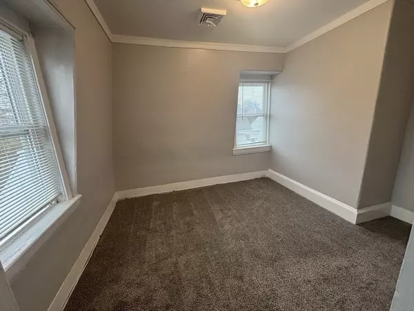 Plymouth, MA 02360,127 Court Street #3