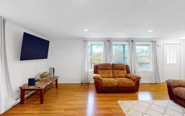 Worcester, MA 01602,5-B Swan Ave