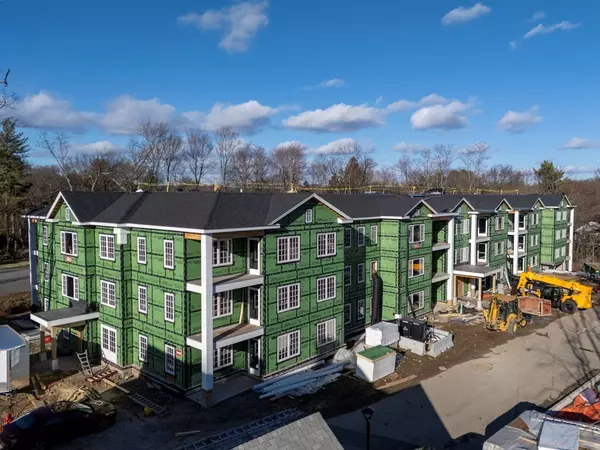 Lexington, MA 02420,93 Bedford Street #201