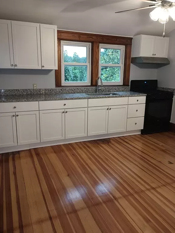 Seekonk, MA 02771,112-116 Ledge Rd #2