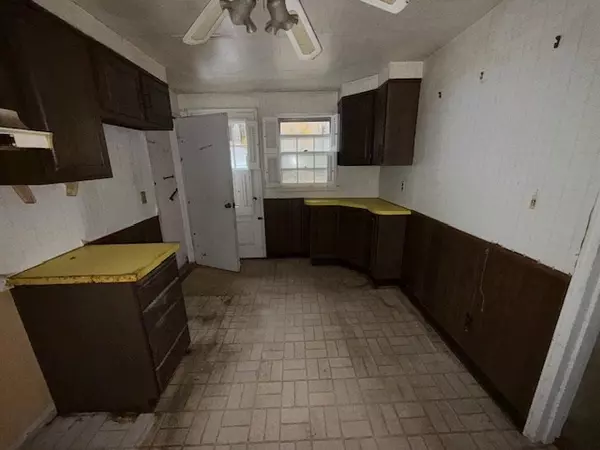 Paxton, MA 01612,309 Pleasant St