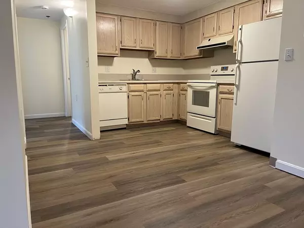 Wellesley, MA 02481,324 Washington Street #208