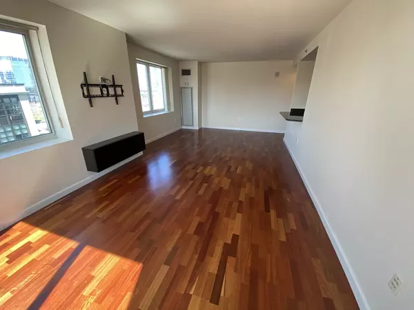 Cambridge, MA 02141,8 Museum Way #809