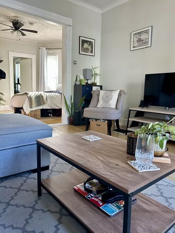 Somerville, MA 02143,3 Linden Ave #1