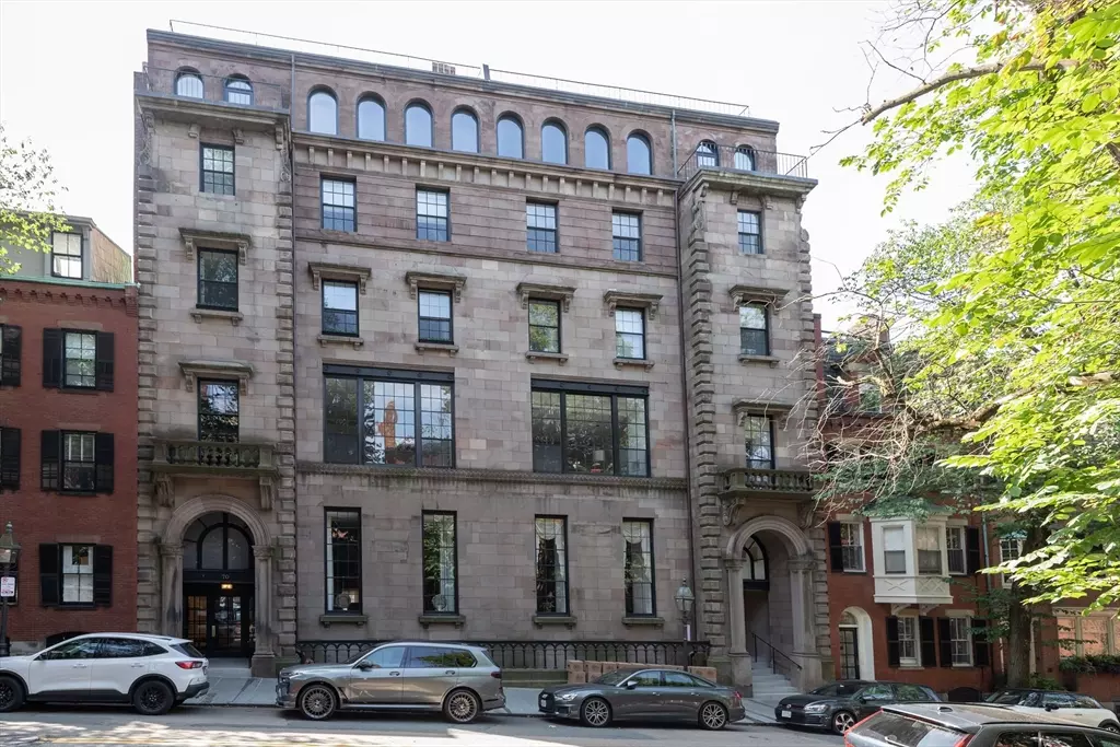 Boston, MA 02108,72 Mt. Vernon St. #BA-72