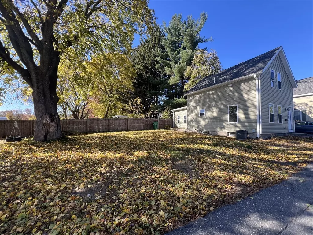 Clinton, MA 01510,22 Forest Ave