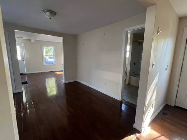 Clinton, MA 01510,22 Forest Ave