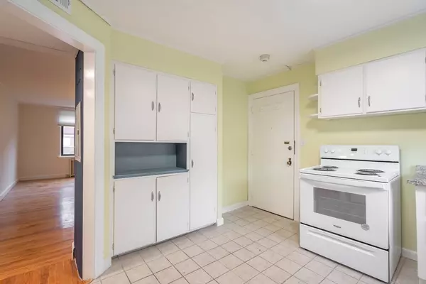 Worcester, MA 01609,20 Ashland Street #1-R