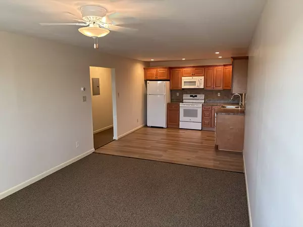 Weymouth, MA 02190,8 Chauncy #53