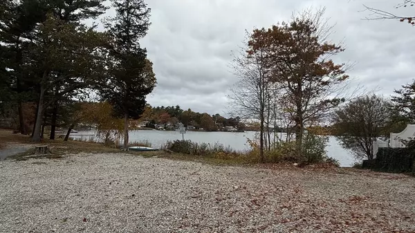 10 Fir Rd, Pembroke, MA 02359