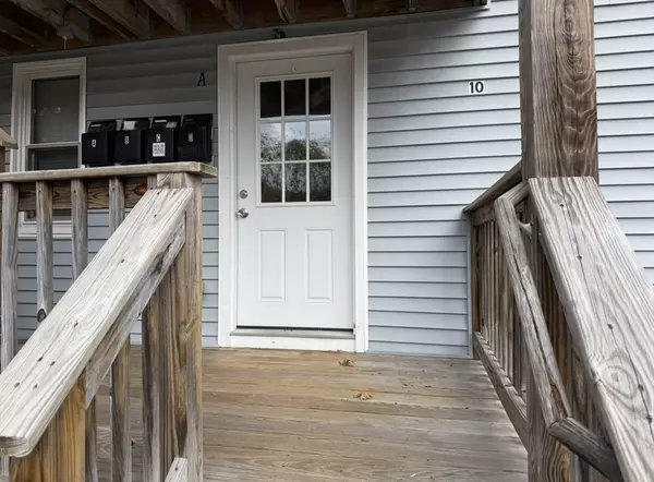 Millbury, MA 01527,10 Sutton Road #1