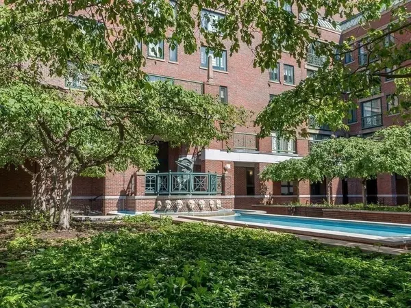 Cambridge, MA 02142,10 Rogers #229