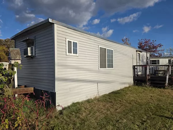 Ludlow, MA 01056,350 West St #19A