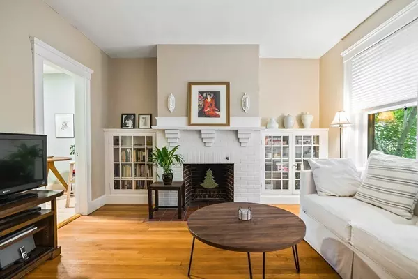 Cambridge, MA 02138,38 Linnaean #8