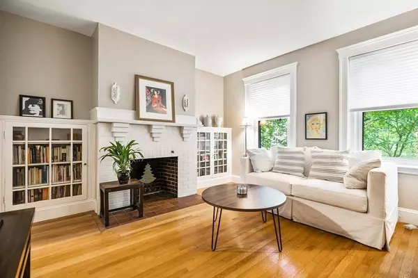 38 Linnaean #8, Cambridge, MA 02138