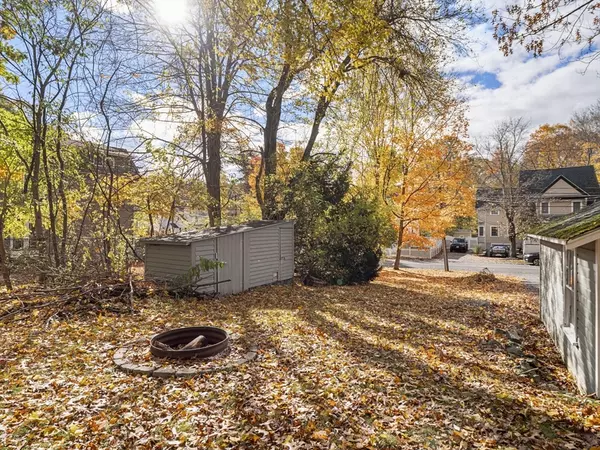 Wakefield, MA 01880,81 Spring St