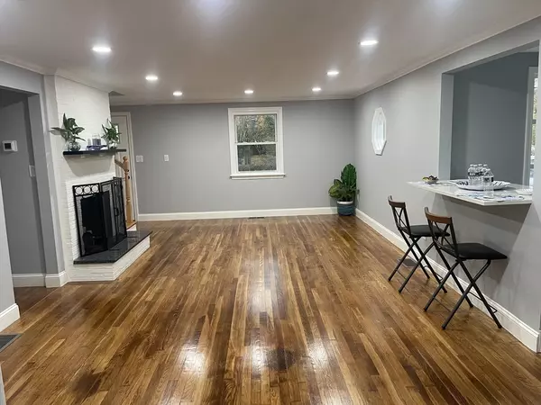 Marshfield, MA 02050,713 Webster St