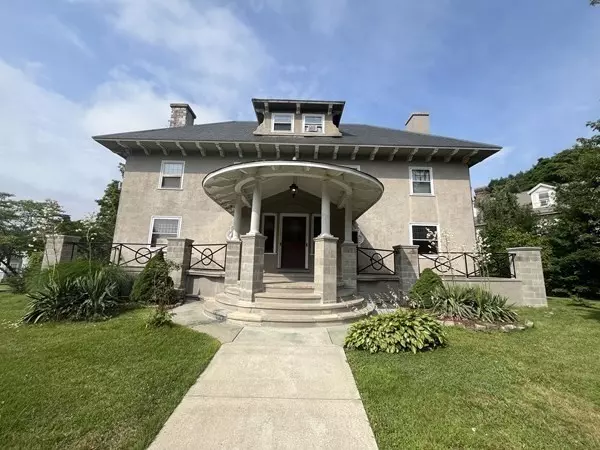 700 Franklin St #4, Melrose, MA 02176