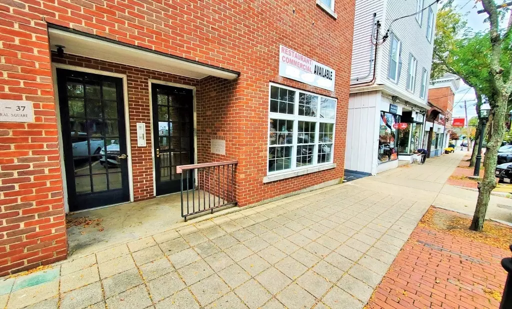 Bridgewater, MA 02324,35 Central Square