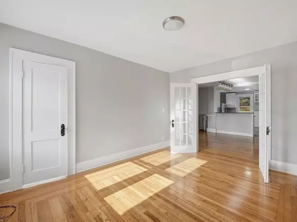 Chicopee, MA 01020,36 Chateaugay St