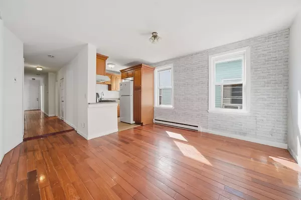 Cambridge, MA 02139,281 River St #3