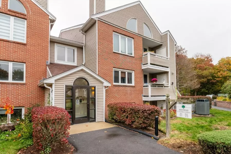 10 Chapman St #202, Weymouth, MA 02189