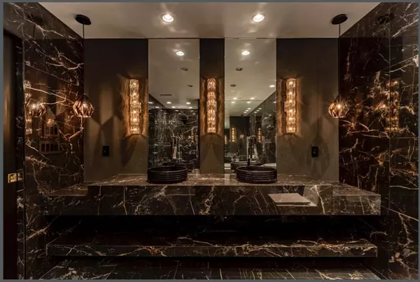 Easton, MA 02375,15 Scotchdam Rd.