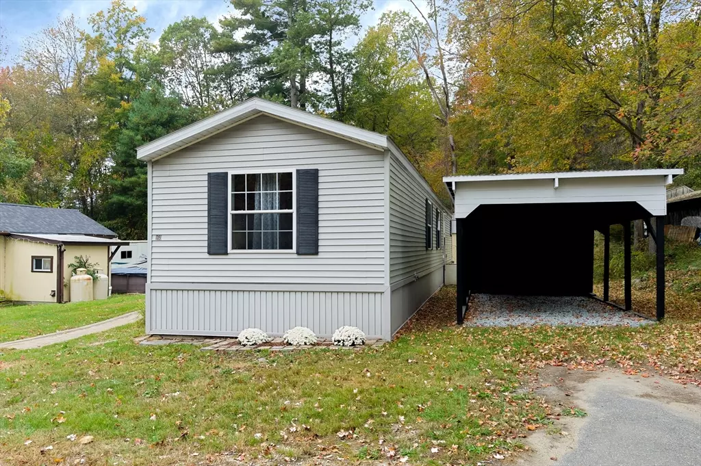 Palmer, MA 01069,160 Breckenridge St