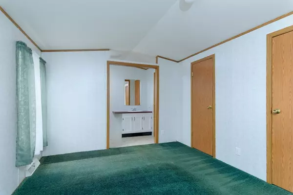 Palmer, MA 01069,160 Breckenridge St