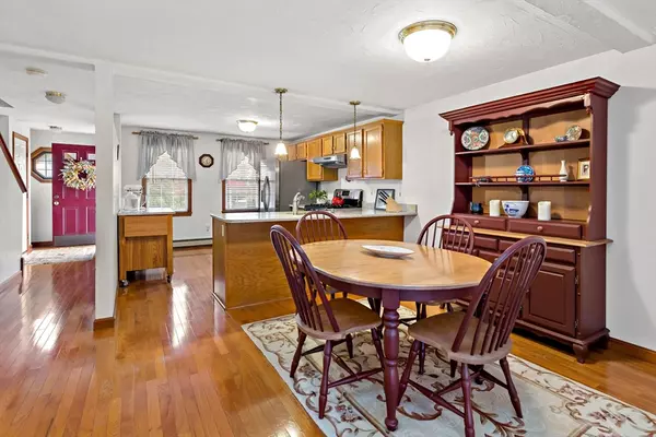 Falmouth, MA 02540,27 Woodview Dr #C