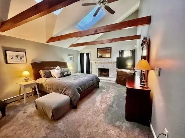 Taunton, MA 02718,220 Erin Rd