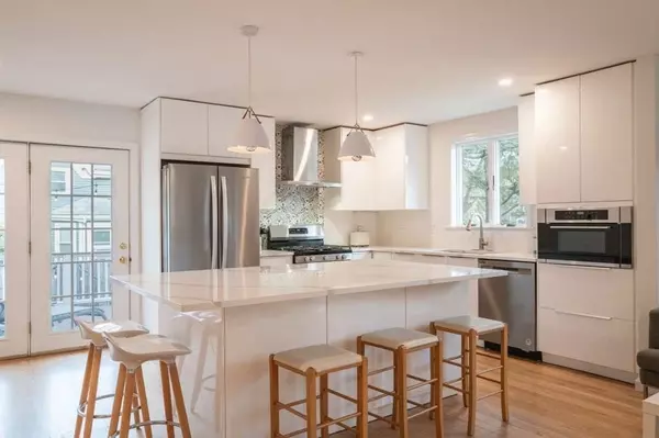 Medford, MA 02155,90 Monument #-