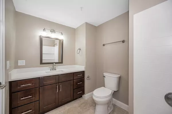 Lowell, MA 01852,231 Central St #203