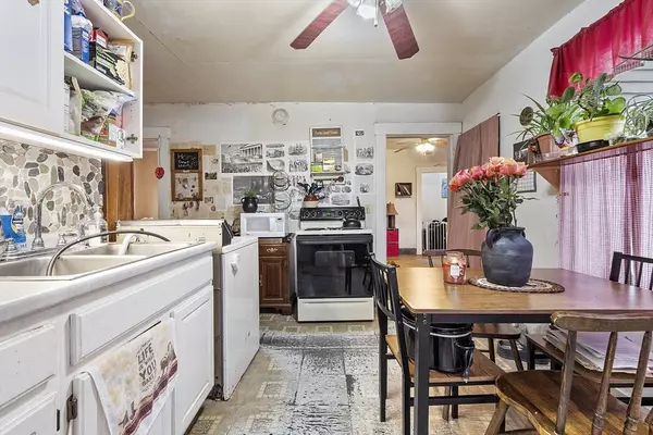 Athol, MA 01331,31 Kelton St