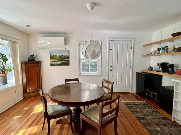 Cambridge, MA 02138,237 Mount Auburn St #237