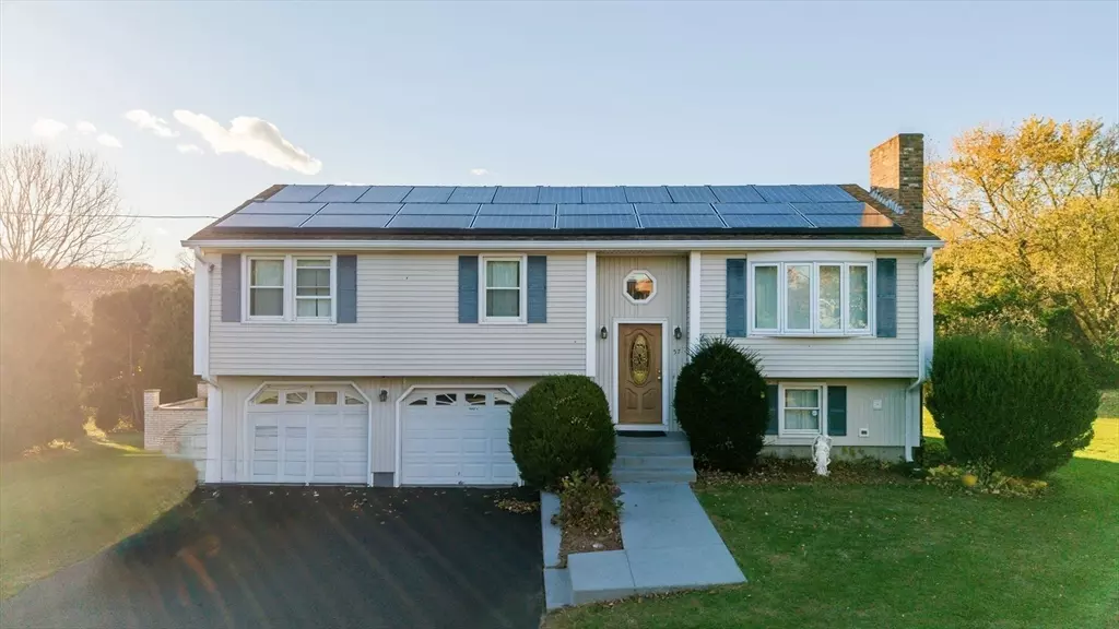 Seekonk, MA 02771,57 Mohawk Drive