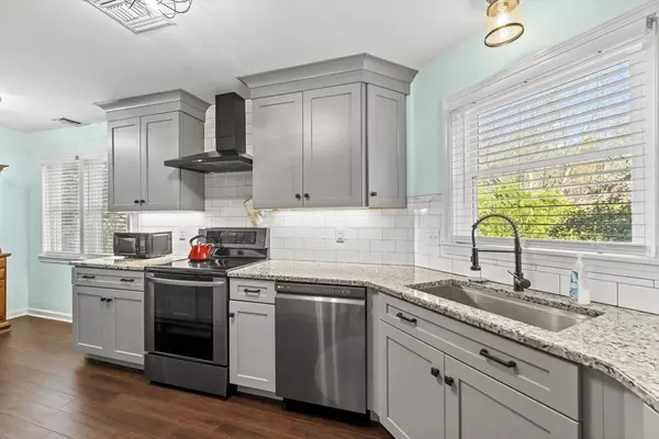 Grafton, MA 01519,168 Upton Street #8