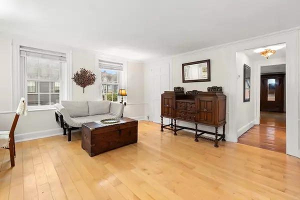 Salem, MA 01970,8 Williams Street #E2