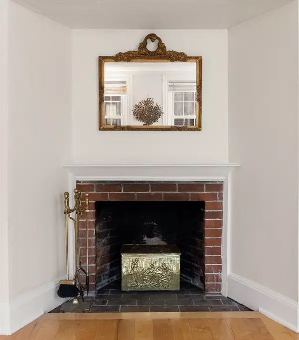 Salem, MA 01970,8 Williams Street #E2