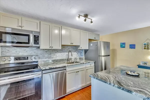 Yarmouth, MA 02664,844 Route 28 #2A