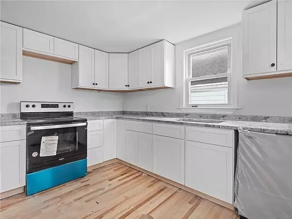 Pawtucket, RI 02861,85 Manistee St #1