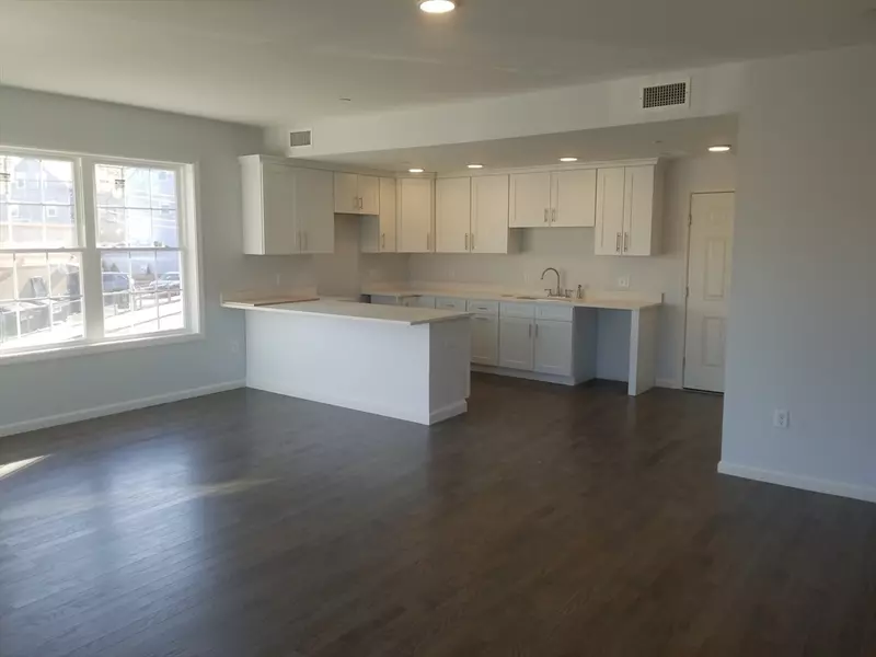 168 Washington St #2, Peabody, MA 01960