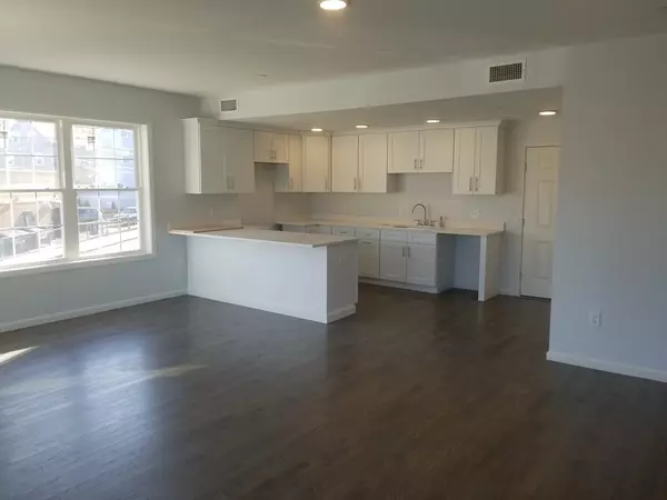 168 Washington St #2, Peabody, MA 01960