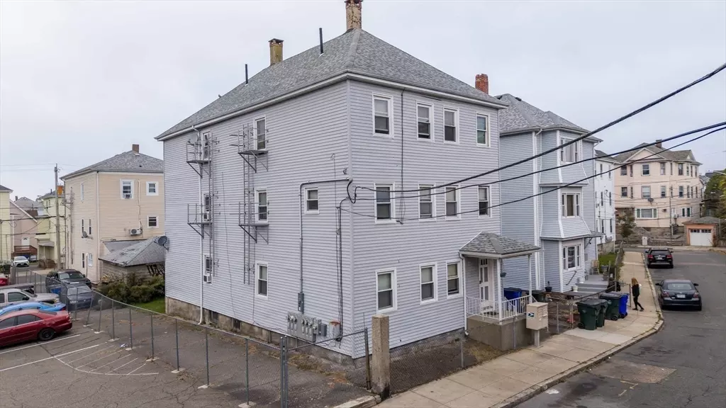 83 Jencks St, Fall River, MA 02723
